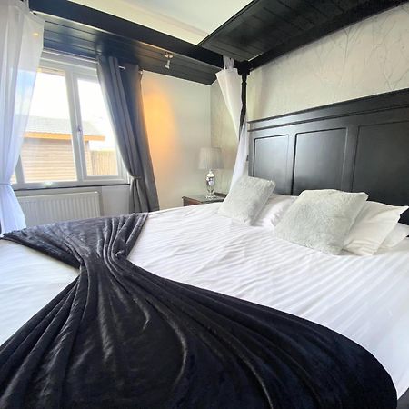 Вілла Ochil 9 With Private Hot Tub - Fife - Loch Leven - Lomond Hills - Pet Friendly Kelty Екстер'єр фото