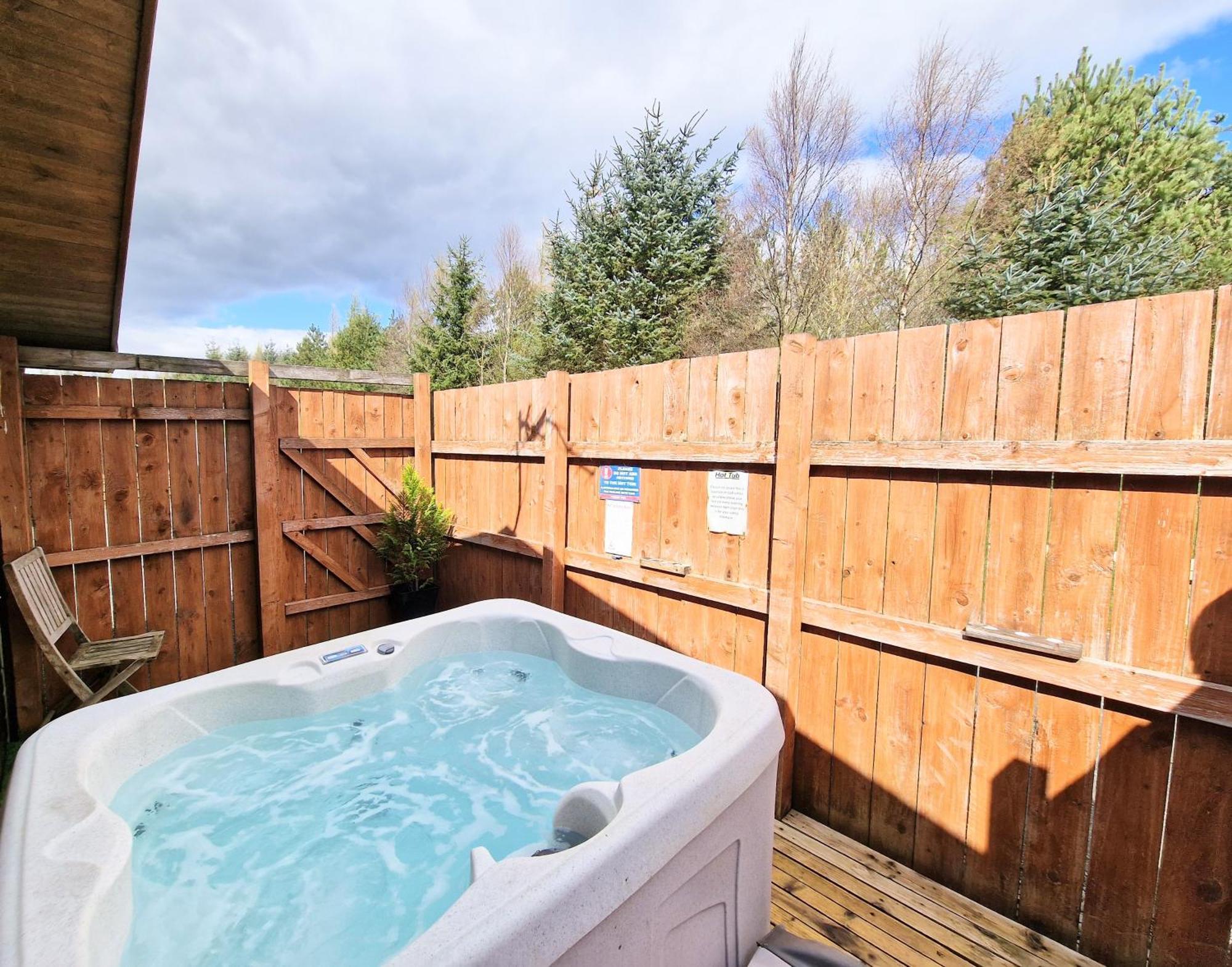 Вілла Ochil 9 With Private Hot Tub - Fife - Loch Leven - Lomond Hills - Pet Friendly Kelty Екстер'єр фото